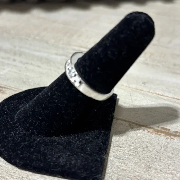 ❤️Disney Sterling Silver Crystal Mickey Mouse Ring- Sz 7 - Picture 2 of 4